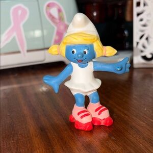 1982 Ceramic Smurfette Figurine on Roller Skates